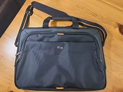 Maletín delgado Solo UBN106-4 New York Ace para portátil de 13" negro.       T1 Foto 1 de 4