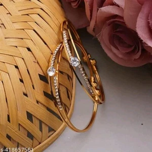 Brazalete étnico de perlas doradas de Bollywood de moda india 2 piezas acabado mate circonita - Imagen 1 de 3