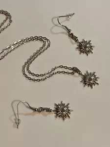 Silberfarbene Sonnenkette und Ohrringe Set Sunburst Celestial Sun Edelstahl - Bild 1 von 6