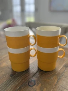 DECOR Stackable Picnic Kids Mugs Holidays Caravan x 4 Vintage 1980’s Yellow - Picture 1 of 8