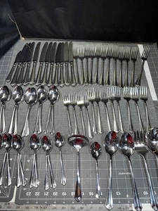 Oneida Julliard Cube Heirloom Stainless Flatware Lot of 64 pieces. - Picture 1 of 10