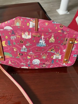 Cartera Disney Dooney And Bourke “park life” buen estado  Foto 1 de 4