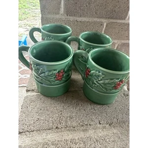 Bordallo Pinheiro Christmas Holly Green Majolica Mugs Set 4 - Picture 1 of 6