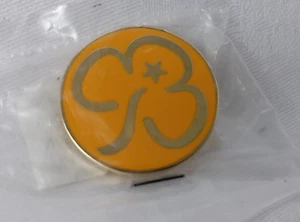 Girlguiding Girl Guides Brownie Promise Badge Metal Pin Enamel - Picture 1 of 1