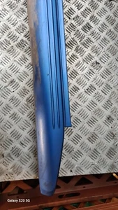 SUZUKI JIMNY 1998 - 2017 IZQUIERDO N/S ALFÉIZAR DEL PASAJERO EMBELLECEDOR AZUL - Imagen 1 de 4