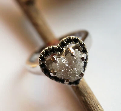 Anello cuore diamante grezzo bianco grigio 2.360CTS, anello in argento 925 co... - Immagine 1 di 4