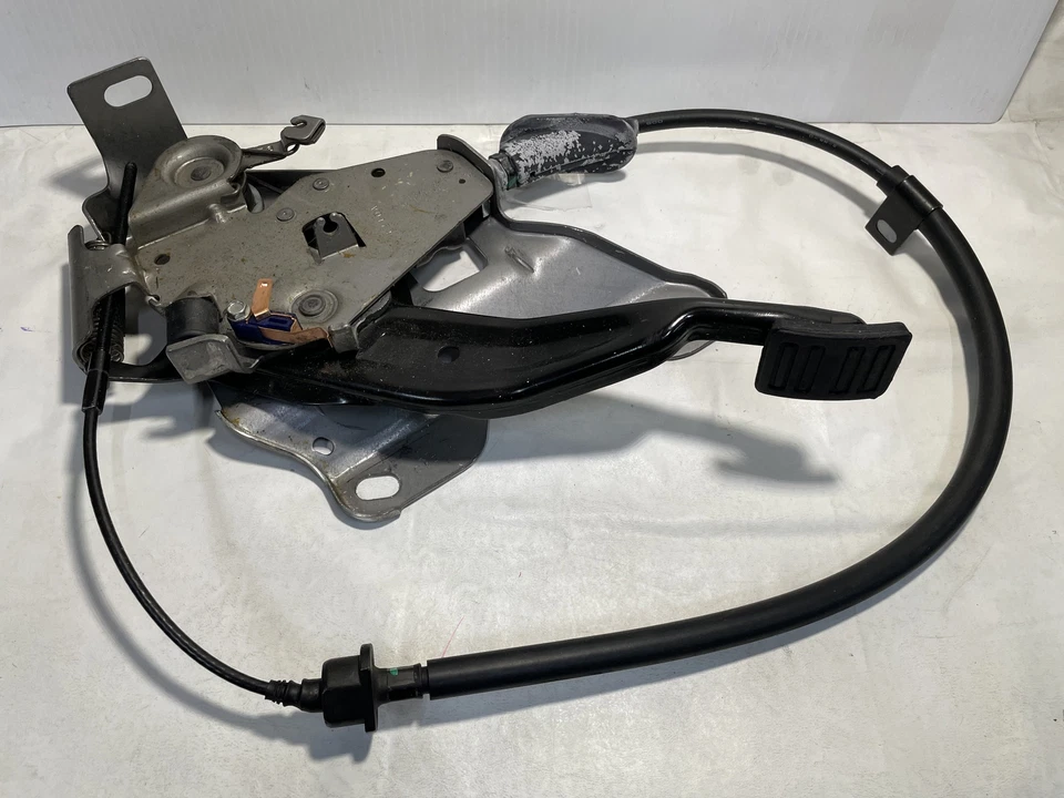 Conjunto de pedal de freno de estacionamiento Hummer H3 H3T 2006-2010 nuevo GM # 20832044 Foto 1 de 4