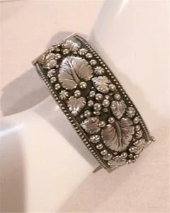 Vintage Silver Tone Bracelet Hinged Pin Closure Grapes & Leaves 1" x 2-1/2" diam - Picture 1 of 6