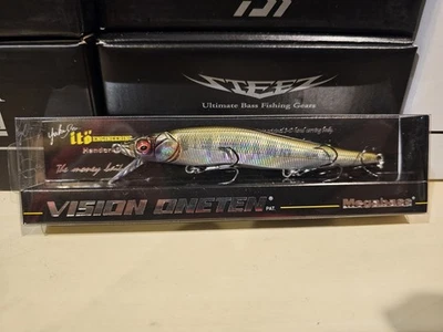 Megabass Vision 110 GG Hasu Red Eye Jerkbait versão limitada  - Imagem 1 de 2