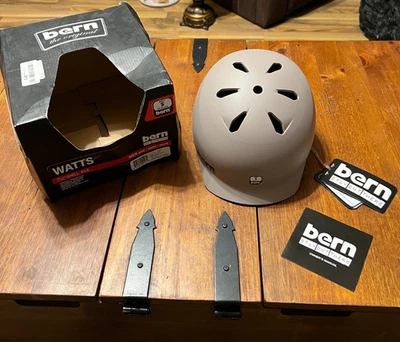 Bern Watts Bicicleta/Nieve/Patín Casco Hombre Talla Pequeña Arena Mate Foto 1 de 4