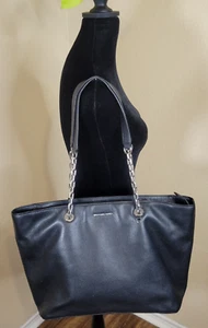 Borsa a tracolla Michael Kors in pelle nera borsa per laptop accenti tono argento - Foto 1 di 17
