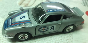 PORSCHE 911 N°8 MARTINI GRIS ARGENT au 1/24 BBURAGO REF: 0102 - Imagen 1 de 8