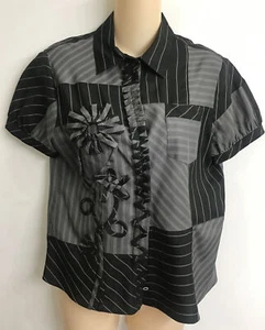 cheap and chic moschino Top Silk Black And Gray Short Sleeve 3-D Floral Size 10 - Picture 1 of 8