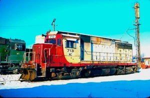 2 ORIGINAL KODCHROME SLIDES WISCONSIN CENTRAL GP-30 #713 NORTH FOND DU LAC, WI - Picture 1 of 2