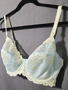 36DD Underwire Lace Bra Wacoal 65191 Embrace Lace - Picture 1 of 9
