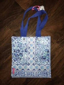 Tote de compras reutilizable Lilly Pulitzer azul HIGH MANETENCE MARKET NUEVO CON ETIQUETAS - Imagen 1 de 2