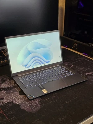Lenovo Yoga Slim 7 | i5 11 Gen | 8‐512 GB | 14 pollici - Immagine 1 di 4