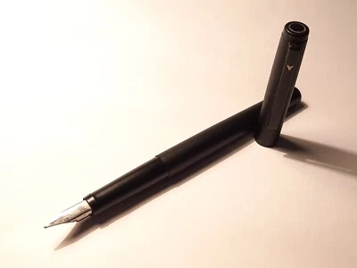 Geha Design Füller in schwarz (mit Makel) - Bild 1 von 4