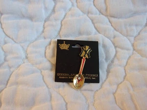 NY NEW YORK YANKEES TEAM LOGO SPOON LAPEL PIN AMINCO RARE BASEBALL COLLECTIBLE - Picture 1 of 3