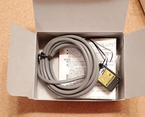 Optex FA BGS-ZL30P 10 to 300mm Background Suppression Laser Sensor - NEW in Box - Picture 1 of 2