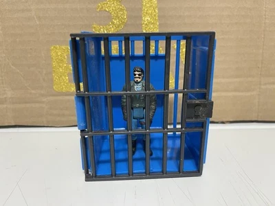 Kenner M.A.S.K. Boulder Hill Тюремная Часть + Фигурка Экстра Плохого Парня Синяя Клеточная Дверь Винтажная - Изображение 1 из 4