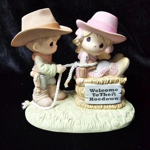 SIGNED Precious Moments WELCOME TO THE HOEDOWN Cowboy Cowgirl Ranch Hay Barn - Picture 1 of 17