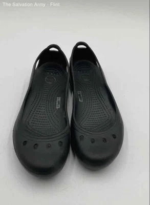 Женские балетки Crocs Kadee черные резиновые с закрытым носком без шнуровки размер США 9 - Изображение 1 из 4