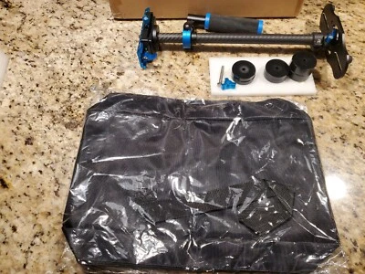 READ Neewer Carbon Fiber 24'' Handheld Stabilizer with Quick Shoe Plate for DSLR - Image 1 of 2