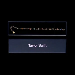 Con Splendido Bracciale Bejeweled - Festeggia Mezzanotte Epoca Taylor Swift Gioielli! - Foto 1 di 8