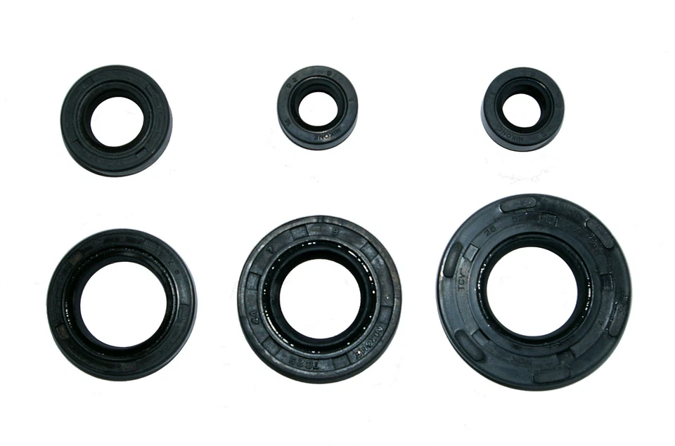 Engine oil seal set for Suzuki TS100ER N/T/X & TS100C (1978-1981) fast despatch - Image 1 of 1