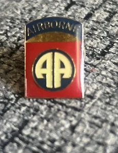 82nd Airborne Division Combat Service Identification Badge Pin Official Licensed - Picture 1 of 2