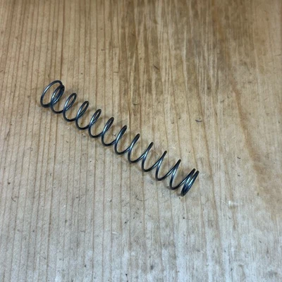 Iver Johnson TP-22 Piezas .22 Cal - Muelle de retroceso - N145 Foto 1 de 4