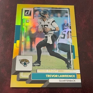 2022 PANINI DONRUSS TREVOR LAWRENCE Premium PRESS PROOF PARALLELO #61 GIAGUARI - Foto 1 di 1