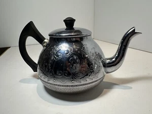 Vintage SWAN BRAND The Carlton Metal Aluminium 6 Cup Teapot - Picture 1 of 17