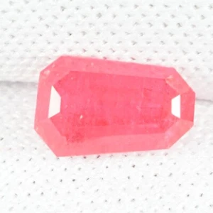 1.34 ct FINE QUALITY HOT FINE RED 100% NATURAL RHODONITE - Trapezoid See VDO - Picture 1 of 3