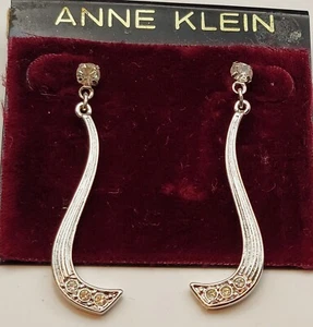 New Original Card Old Stock ANNE KLEIN Silver tone Dangle Pierced Earrings - Picture 1 of 3
