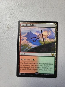 Magic The Gathering Mossfire Valley (171/204) Kamigawa Neon Dynasty Commander casi nuevo envío gratuito - Imagen 1 de 2