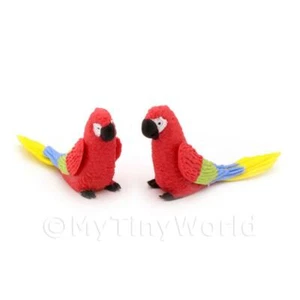 2 Pappagalli in miniatura per casa delle bambole rosse con ali multicolori - Foto 1 di 1