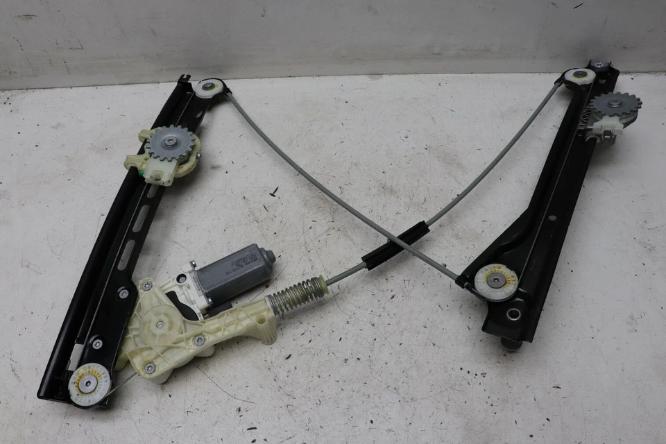 Регулятор стеклоподъемника двигателя Porsche Cayman S 981 2013 LHS 99154207501 J153 - Изображение 1 из 1