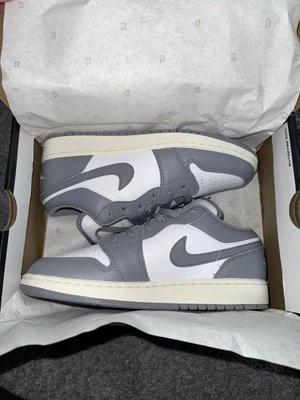 NUEVO CON CAJA Air Jordan 1 Low GS 'Vintage Grey' Foto 1 de 4
