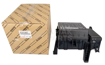 Bloque de conexiones de sala de motores original OEM para Toyota Land Cruiser 82720-60023 Foto 1 de 4