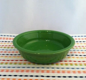 Tazón de cereal Fiestaware trébol mediano Fiesta verde retirado 19 oz - Imagen 1 de 3