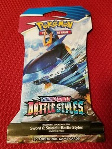 Stili di Battaglia Pokemon Booster Spada e Scudo Pokemon Blu sulla Copertina - Foto 1 di 2
