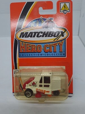 2002 Matchbox Hero City #18 Street Sweeper White Red 97704 Car NEW On Card 1:64  - Image 1 of 4