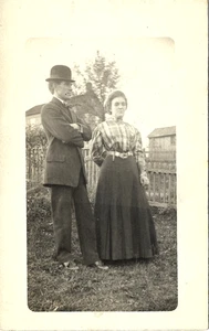 White Cottage, Newton Township OH Mr & Mrs Butler Folger 1911 RPPC - Bild 1 von 2