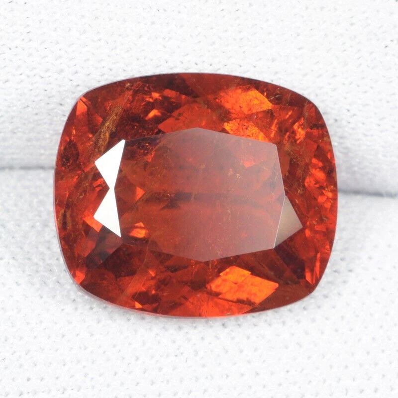 10.39 ct WONDERFUL ORANGE RED  NATURAL SPESSARTITE GARNET Cushion See Vdo GL - Image 1 of 2