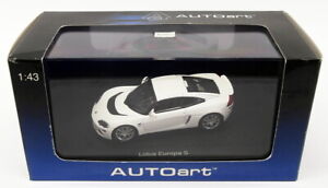 Autoart 1/43 Scale Diecast Model Car 55358 - Lotus Europa S - White