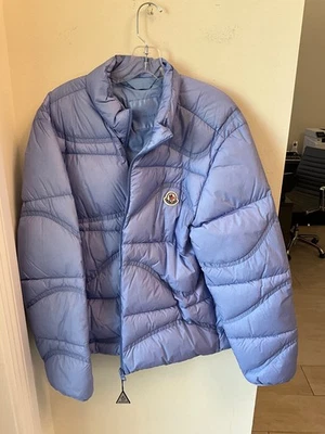 MONCLER NWOT BLUE PUFFER JACKET RETAIL 2300.00 SIZE 4 MEDIUM MENS - Image 1 of 2