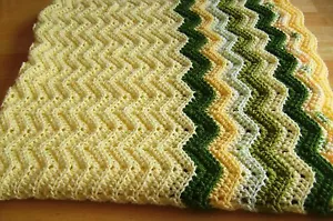 YELLOW AND GREEN MULTI BABY BLANKET AFGHAN RIC RAC ZIG ZAG HANDMADE CROCHET - Picture 1 of 12