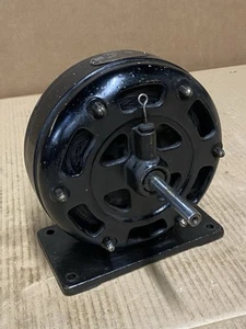 Vintage Holtzer Cabot Pancake Electric Motor 110v 1/8 hp Runs - Picture 1 of 12